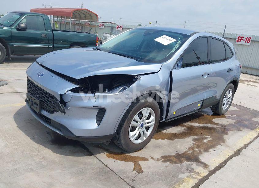 Photo 2 of 2022 Ford Escape S (VIN 1FMCU0F65NUB51943)