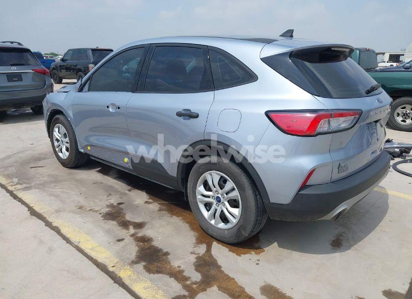 Photo 3 of 2022 Ford Escape S (VIN 1FMCU0F65NUB51943)