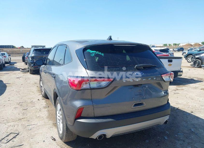 Photo 3 of 2022 Ford Escape S (VIN 1FMCU0F66NUA05518)