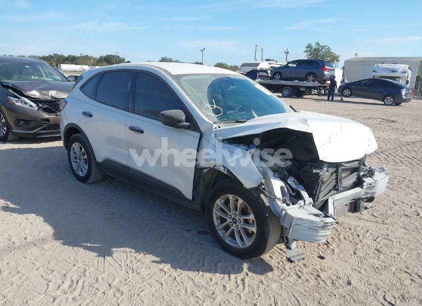 2020 Ford Escape S (VIN 1FMCU0F67LUA06013) main photo