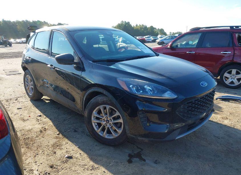 2022 Ford Escape S (VIN 1FMCU0F67NUB37901) main photo