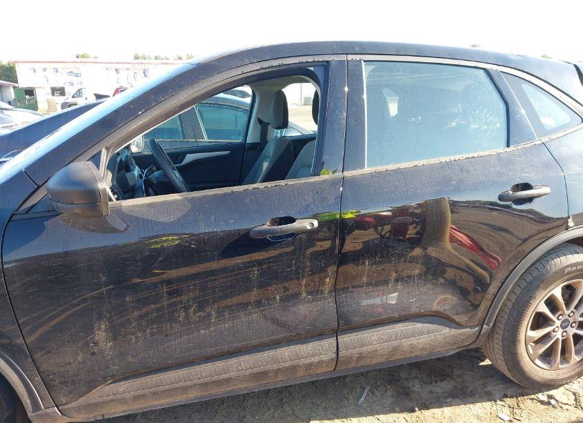 Photo 15 of 2022 Ford Escape S (VIN 1FMCU0F67NUB37901)