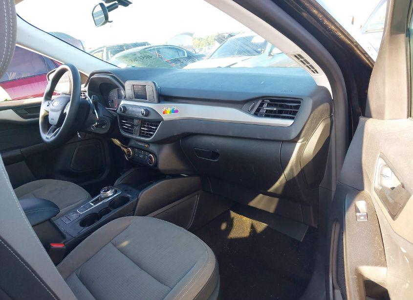 Photo 5 of 2022 Ford Escape S (VIN 1FMCU0F67NUB37901)