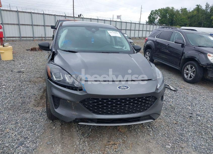 Photo 17 of 2021 Ford Escape S (VIN 1FMCU0F68MUA49583)