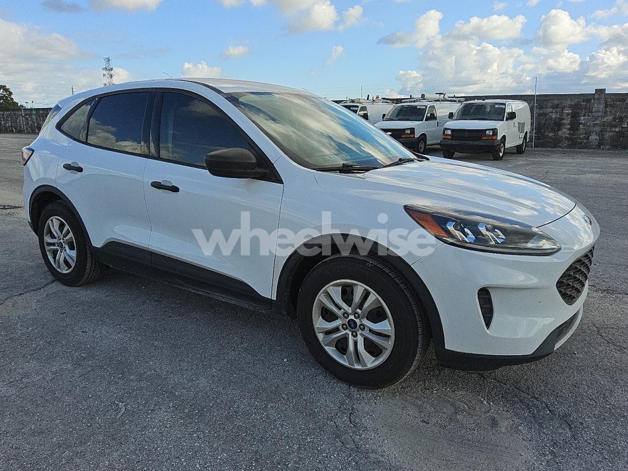 Photo 4 of 2021 FORD ESCAPE S (VIN 1FMCU0F69MUA84391)