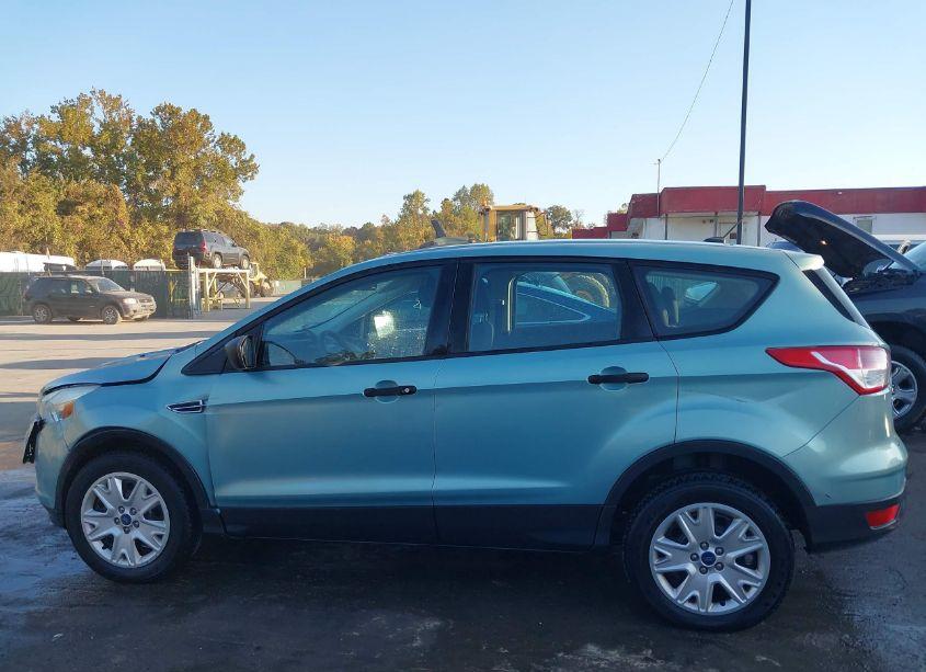 Photo 15 of 2013 Ford Escape S (VIN 1FMCU0F70DUB21093)