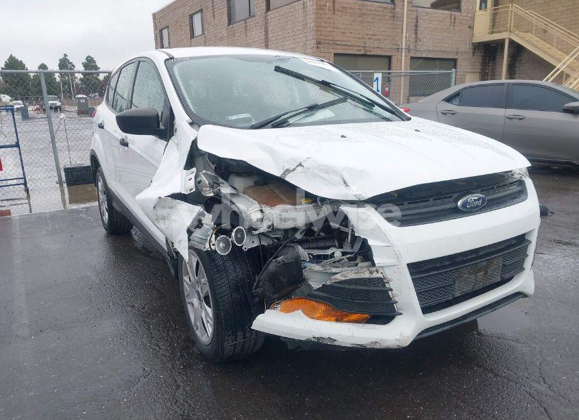 2013 Ford Escape S (VIN 1FMCU0F70DUB84985) main photo