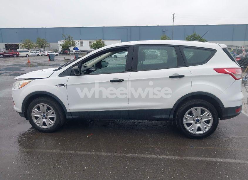 Photo 14 of 2013 Ford Escape S (VIN 1FMCU0F70DUB84985)