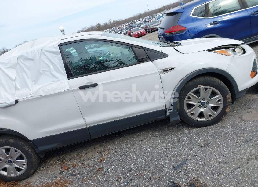 Photo 4 of 2014 Ford Escape S (VIN 1FMCU0F70EUA63133)