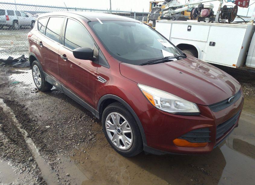 2014 Ford Escape S (VIN 1FMCU0F70EUB71283) main photo