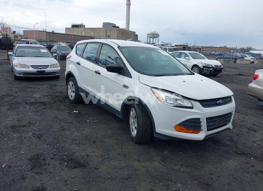 2015 Ford Escape S (VIN 1FMCU0F70FUA55521) main photo