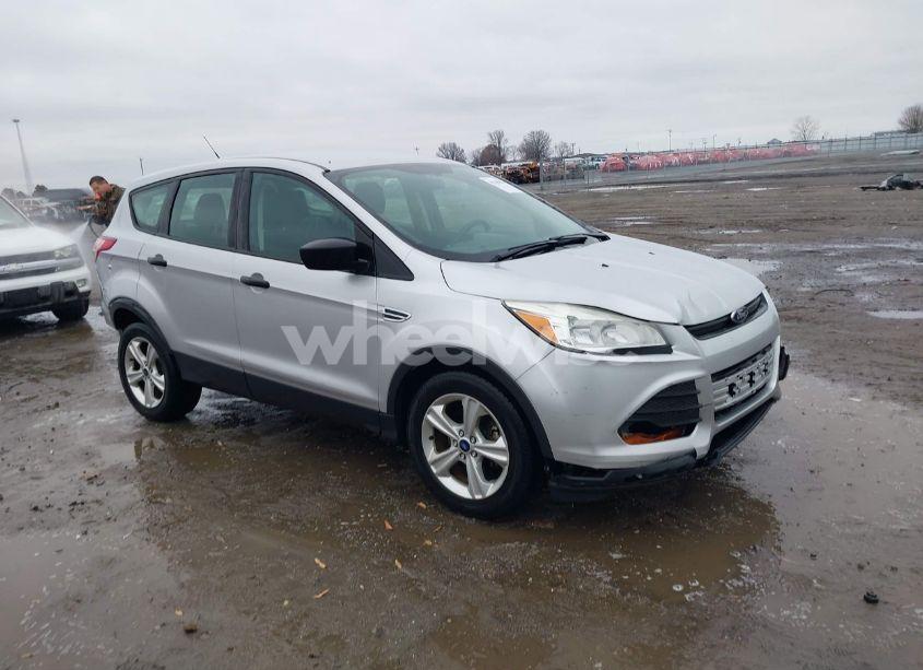 2015 Ford Escape S (VIN 1FMCU0F70FUA91581) main photo