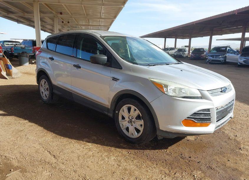 2015 Ford Escape S (VIN 1FMCU0F70FUC80098) main photo