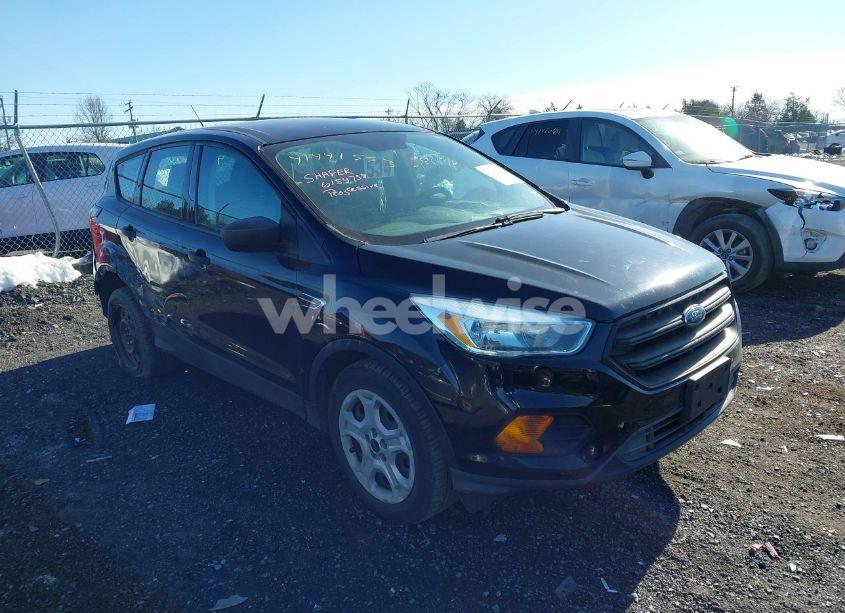 2017 Ford Escape S (VIN 1FMCU0F70HUC31907) main photo