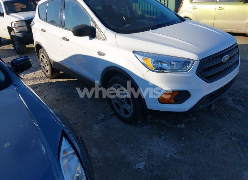 2017 Ford Escape S (VIN 1FMCU0F70HUE29337) main photo