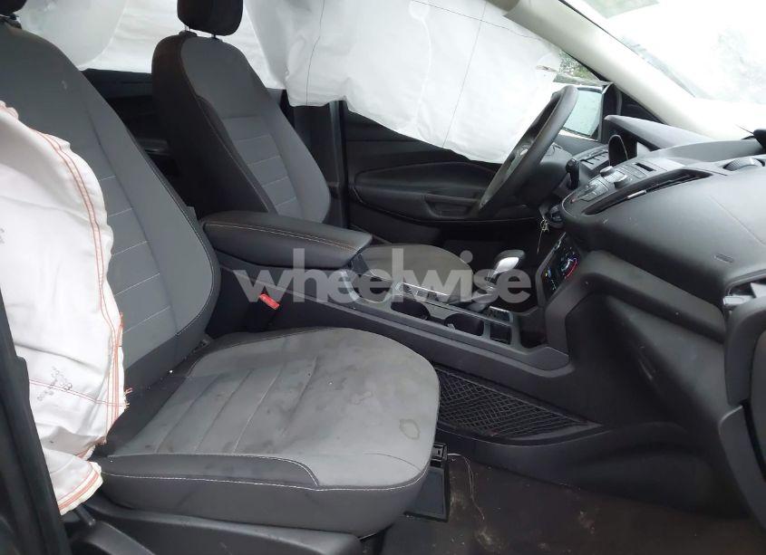 Photo 5 of 2018 Ford Escape S (VIN 1FMCU0F70JUB04211)