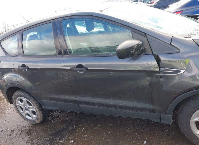 Photo 13 of 2018 Ford Escape S (VIN 1FMCU0F70JUC01778)