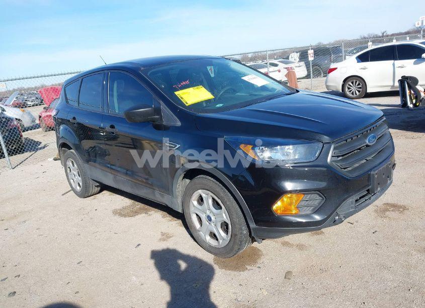 2018 Ford Escape S (VIN 1FMCU0F70JUC69899) main photo