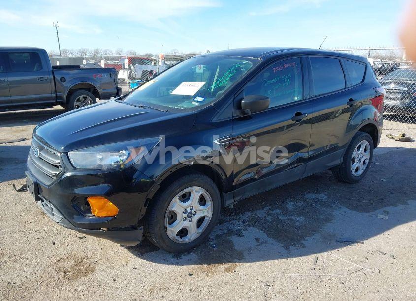 Photo 2 of 2018 Ford Escape S (VIN 1FMCU0F70JUC69899)
