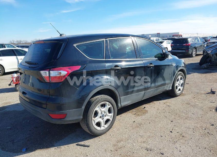 Photo 4 of 2018 Ford Escape S (VIN 1FMCU0F70JUC69899)
