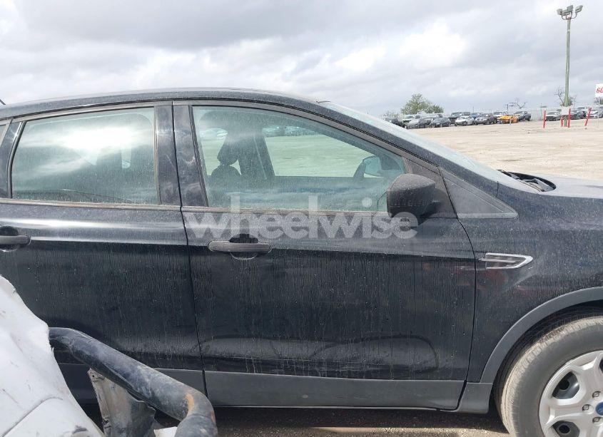 Photo 13 of 2018 Ford Escape S (VIN 1FMCU0F70JUC75315)