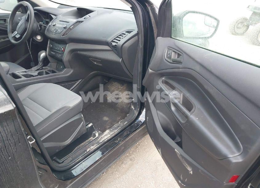 Photo 5 of 2018 Ford Escape S (VIN 1FMCU0F70JUC75315)