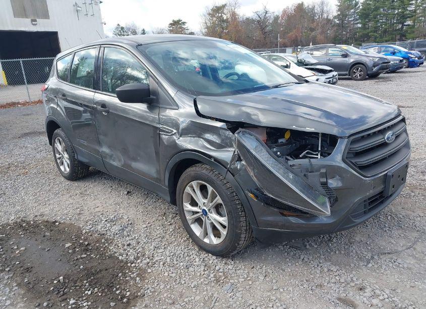 2019 Ford Escape S (VIN 1FMCU0F70KUA85712) main photo