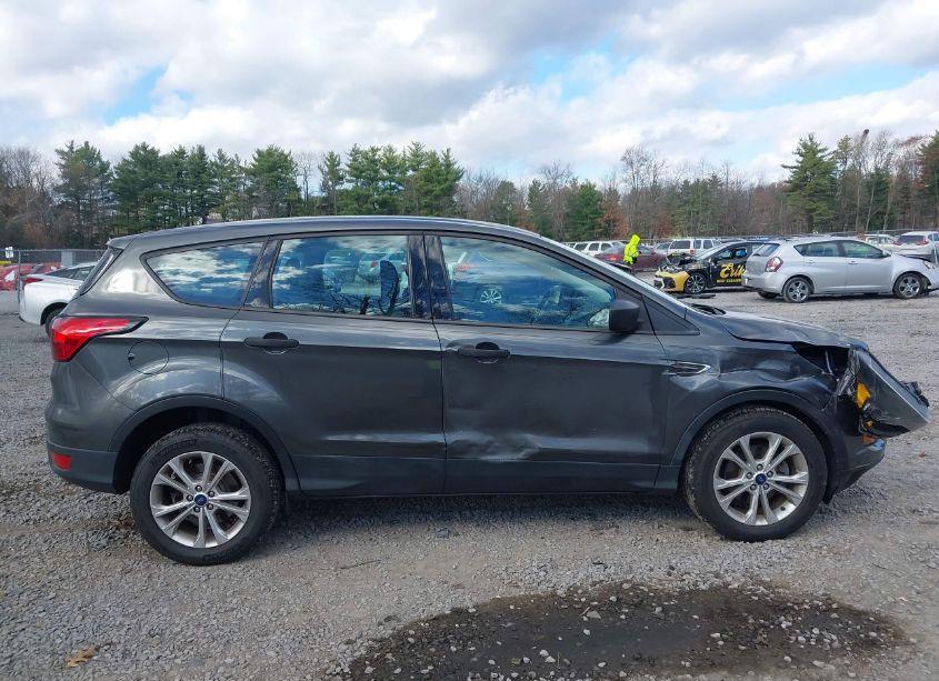 Photo 13 of 2019 Ford Escape S (VIN 1FMCU0F70KUA85712)