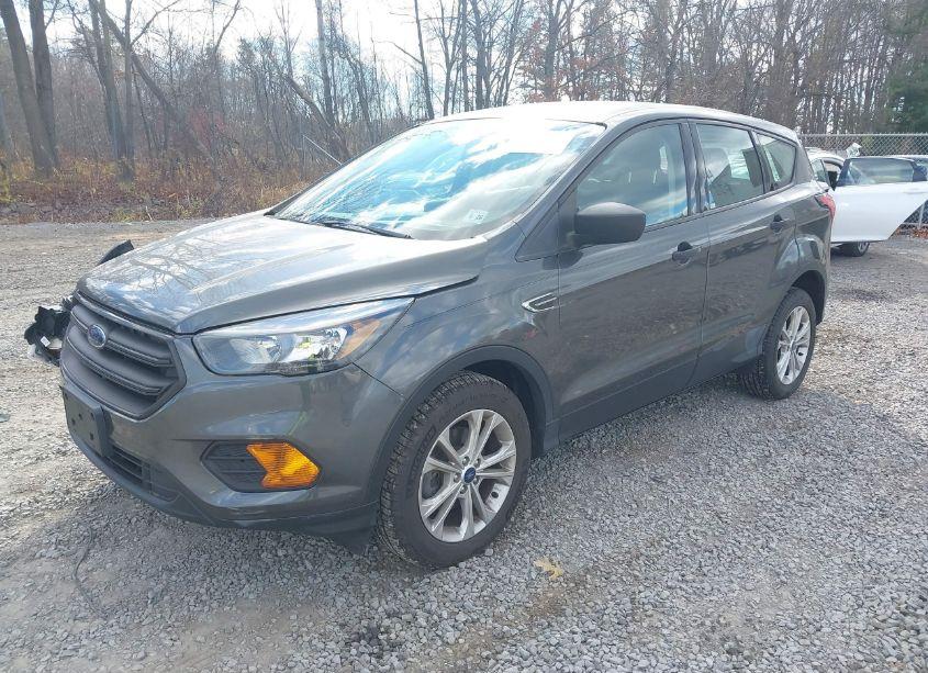 Photo 2 of 2019 Ford Escape S (VIN 1FMCU0F70KUA85712)