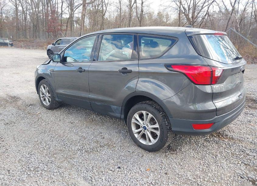 Photo 3 of 2019 Ford Escape S (VIN 1FMCU0F70KUA85712)