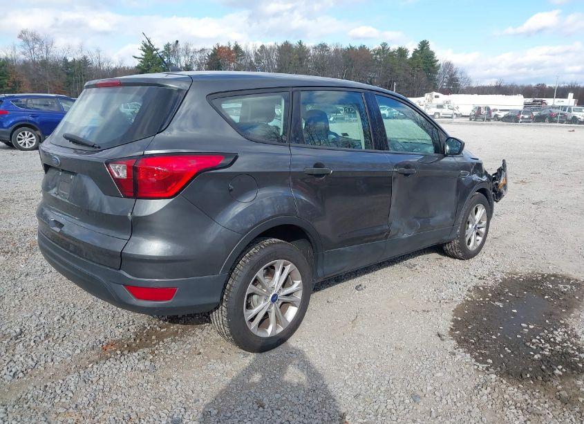 Photo 4 of 2019 Ford Escape S (VIN 1FMCU0F70KUA85712)