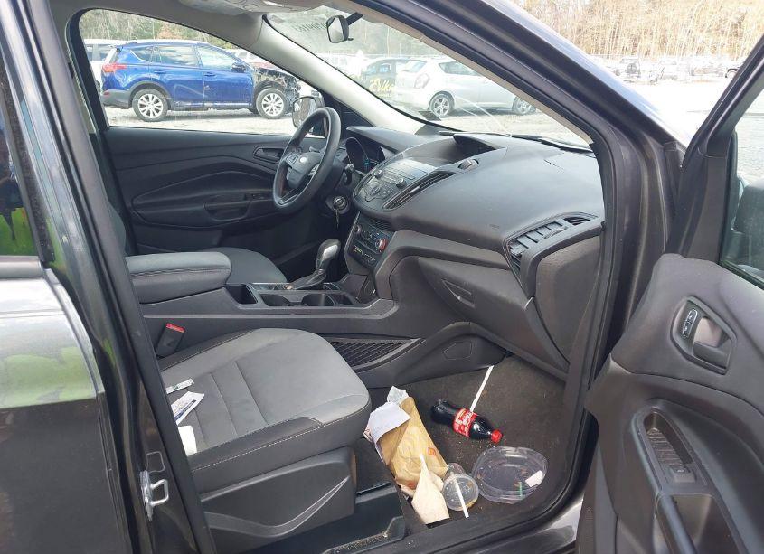 Photo 5 of 2019 Ford Escape S (VIN 1FMCU0F70KUA85712)