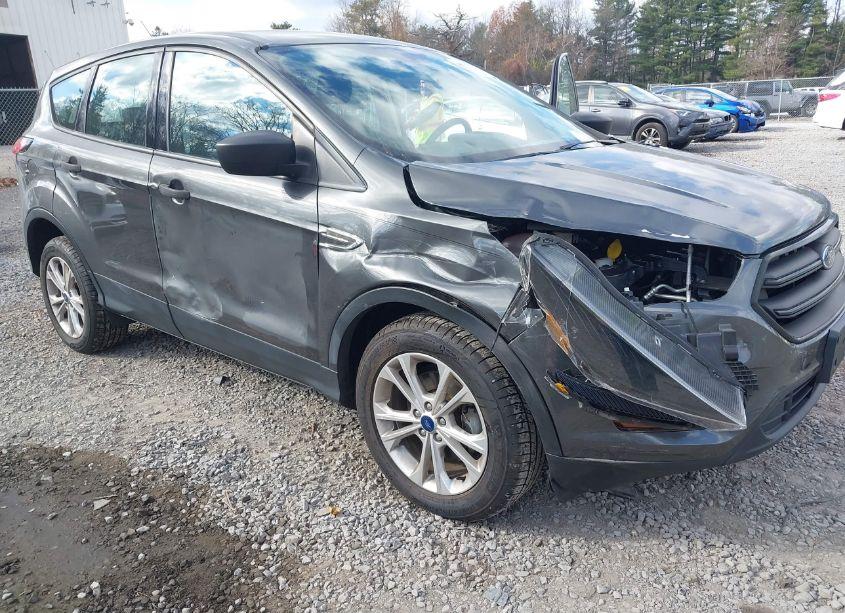 Photo 6 of 2019 Ford Escape S (VIN 1FMCU0F70KUA85712)