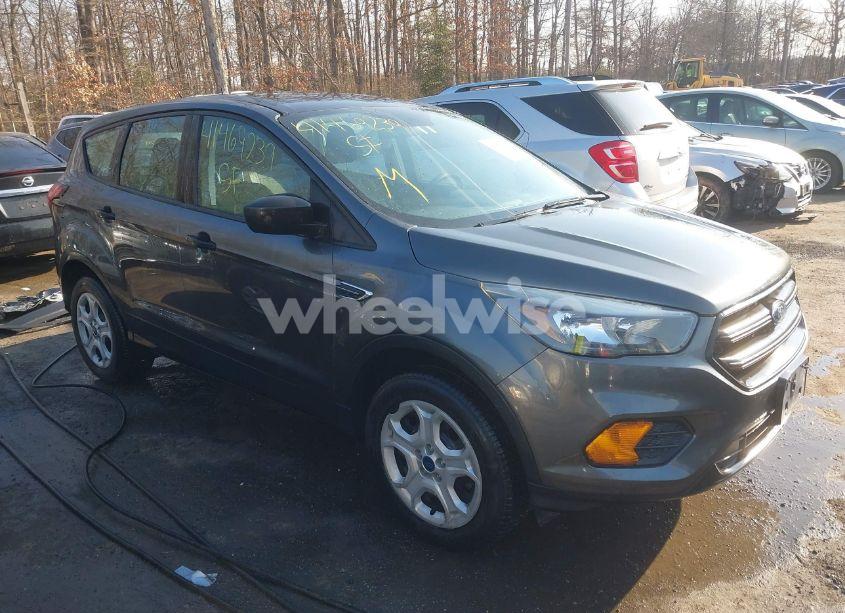 2019 Ford Escape S (VIN 1FMCU0F70KUB21950) main photo