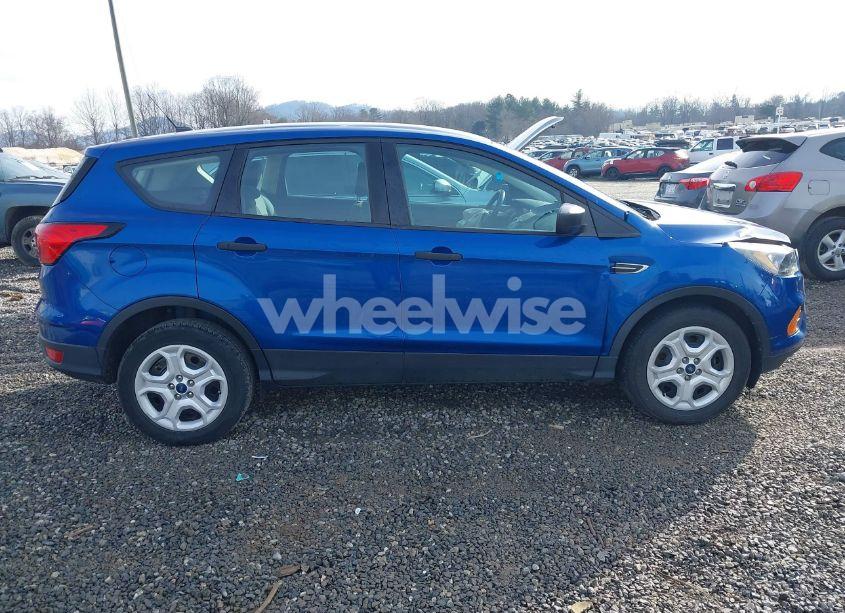 Photo 13 of 2019 Ford Escape S (VIN 1FMCU0F70KUC44874)