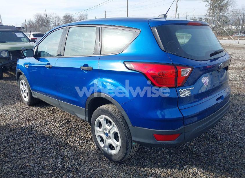 Photo 3 of 2019 Ford Escape S (VIN 1FMCU0F70KUC44874)