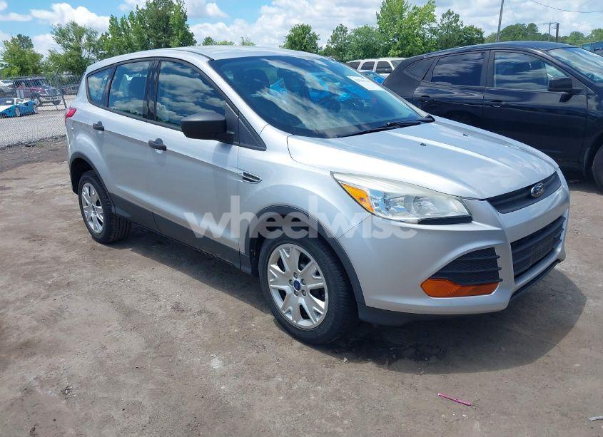 2013 Ford Escape S (VIN 1FMCU0F71DUA11217) main photo