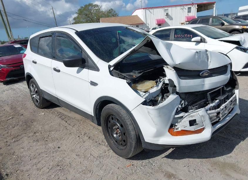 2013 Ford Escape S (VIN 1FMCU0F71DUA23433) main photo