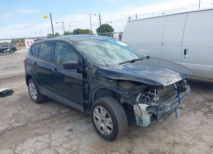 2013 Ford Escape S (VIN 1FMCU0F71DUB25735) main photo