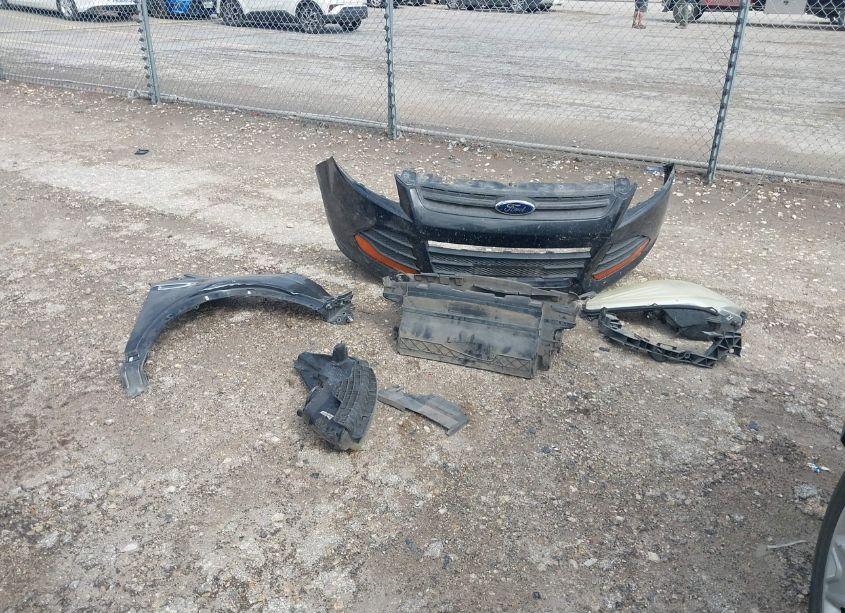 Photo 12 of 2013 Ford Escape S (VIN 1FMCU0F71DUB25735)