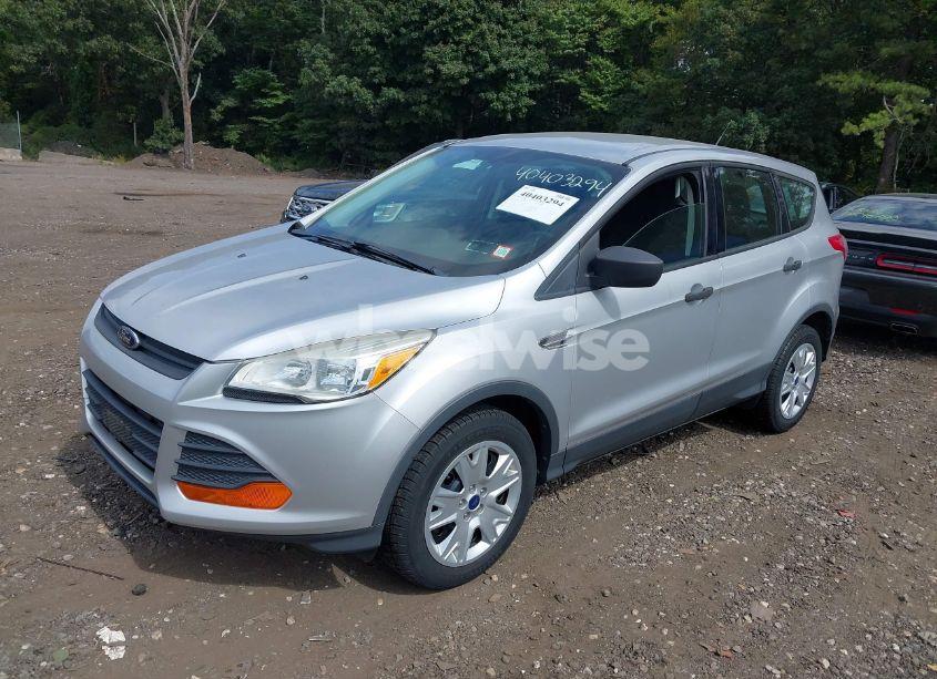 Photo 2 of 2013 Ford Escape S (VIN 1FMCU0F71DUB59206)