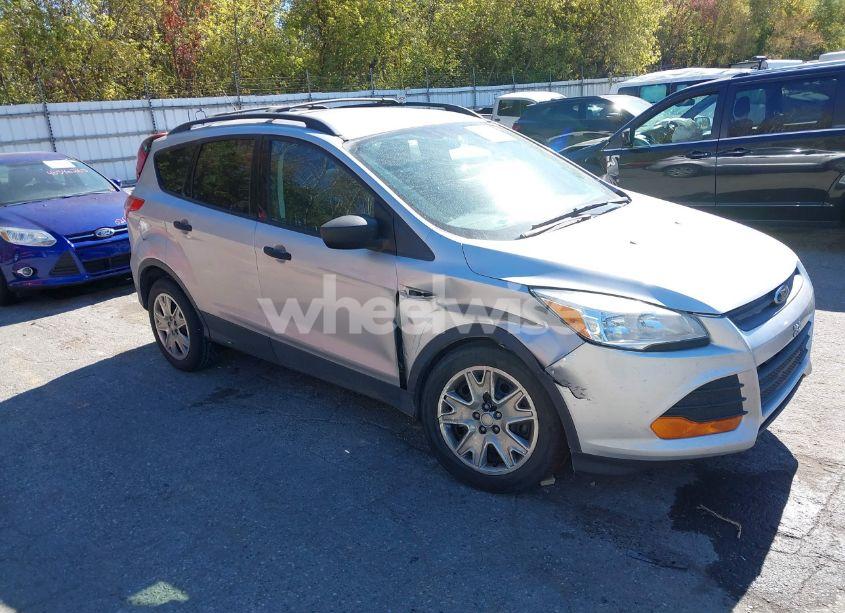 2014 Ford Escape S (VIN 1FMCU0F71EUC10320) main photo