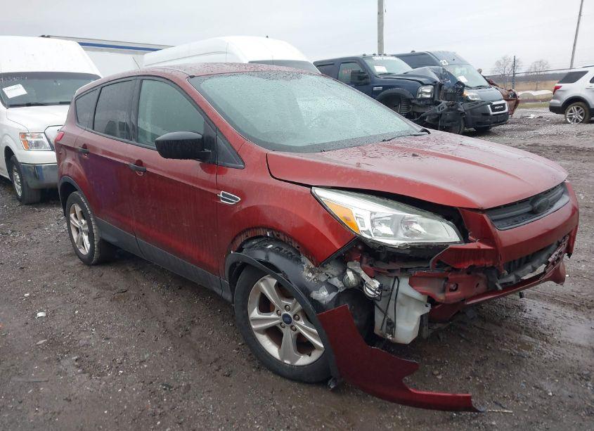 2014 Ford Escape S (VIN 1FMCU0F71EUE19718) main photo