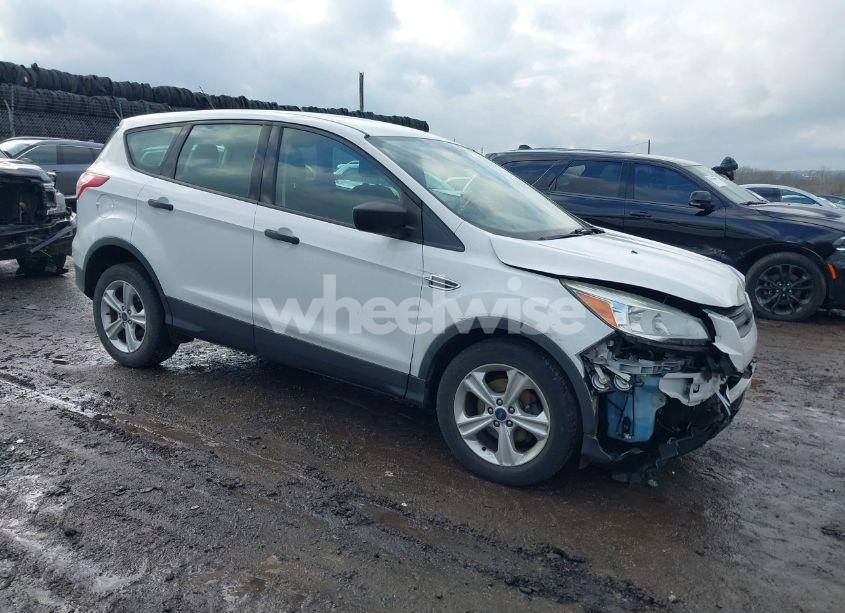 2014 Ford Escape S (VIN 1FMCU0F71EUE32985) main photo
