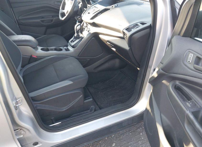 Photo 5 of 2015 Ford Escape S (VIN 1FMCU0F71FUB54087)