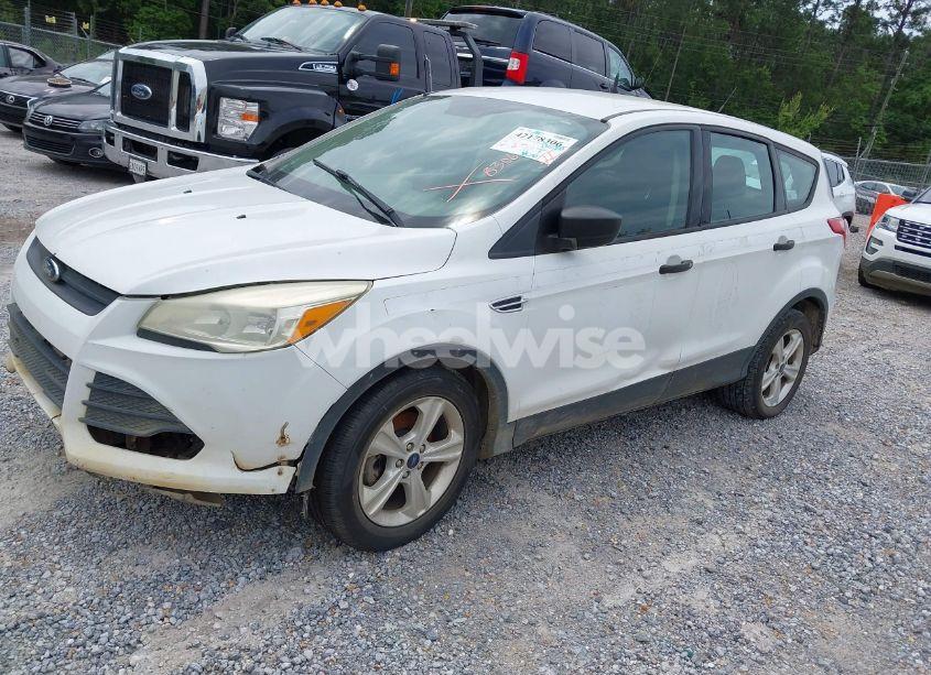 Photo 2 of 2015 Ford Escape S (VIN 1FMCU0F71FUC32271)