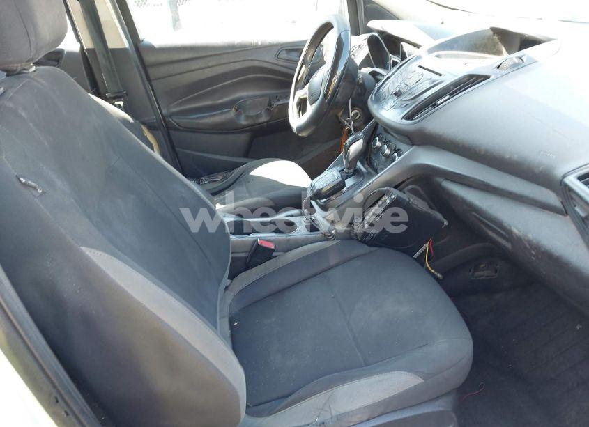 Photo 5 of 2015 Ford Escape S (VIN 1FMCU0F71FUC32271)