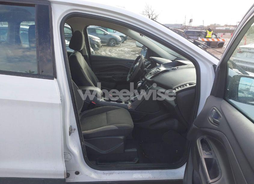 Photo 5 of 2016 Ford Escape S (VIN 1FMCU0F71GUB00953)