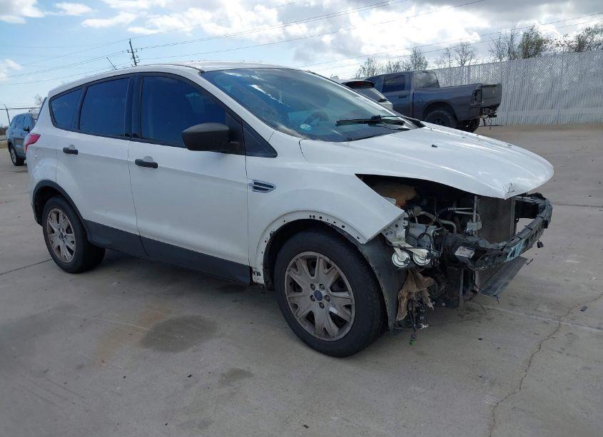 2016 Ford Escape S (VIN 1FMCU0F71GUB40188) main photo