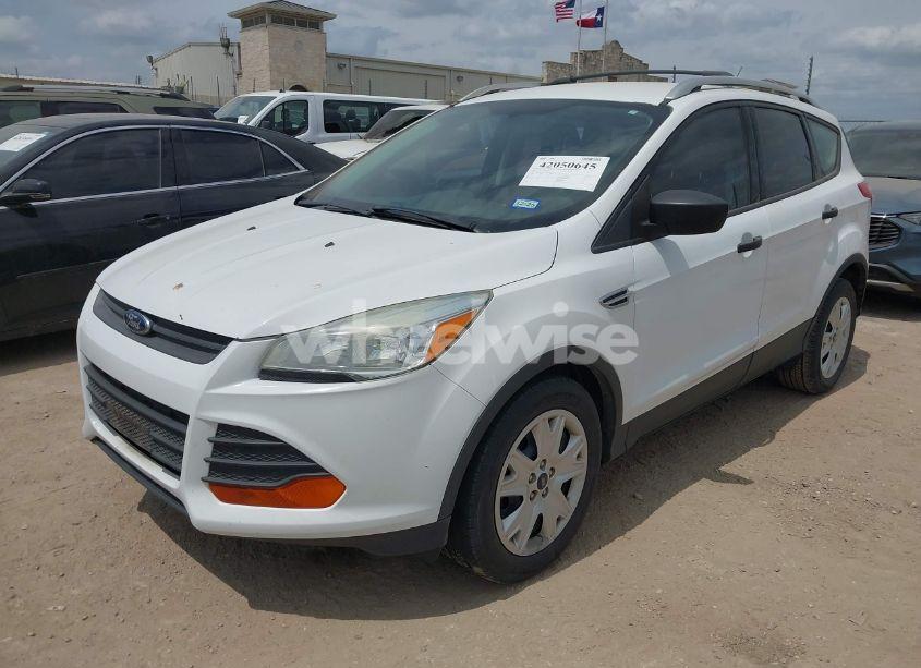 Photo 2 of 2016 Ford Escape S (VIN 1FMCU0F71GUB58156)